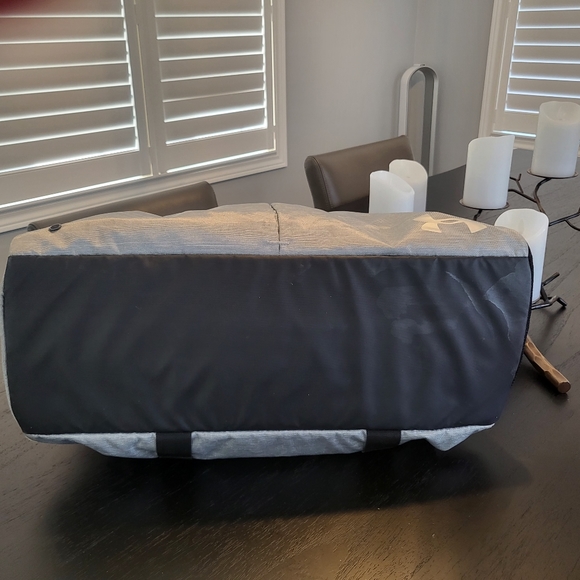✅✅ Under Armour Duffle Bag ✅✅ - Picture 5 of 13